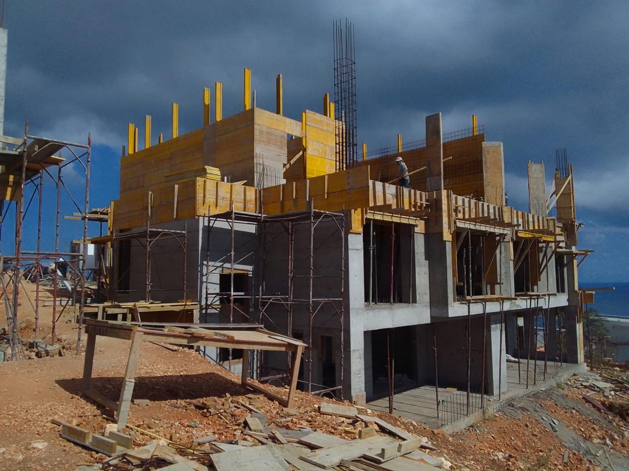 Tepui 104 — villa structure under construction
